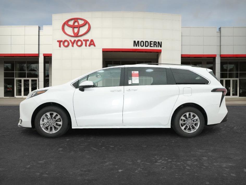 New 2026 Wind Chill Pearl Toyota XLE image 11