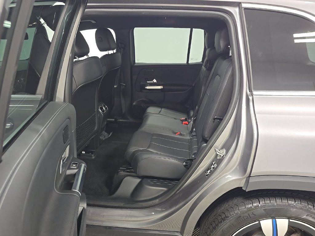 Used 2023 Gray Mercedes-Benz 300 image 10