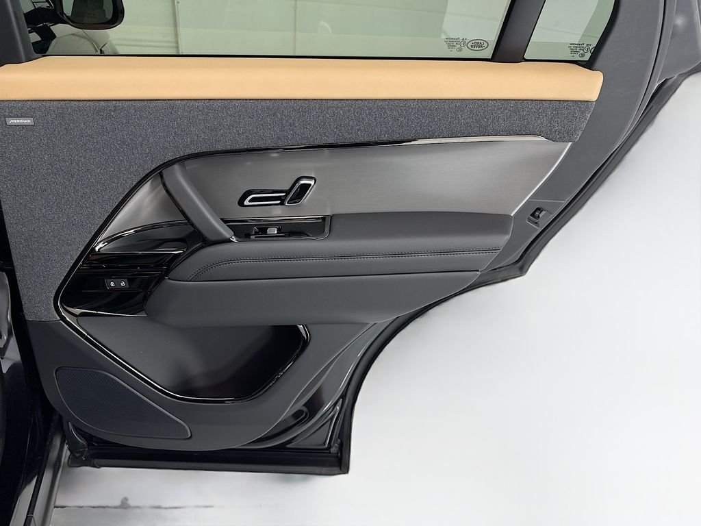New 2026 Santorini Black Land Rover Dynamic SE image 26
