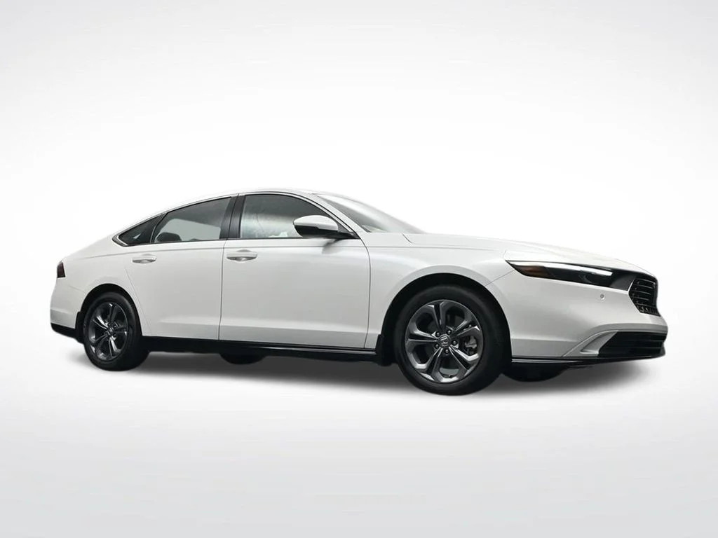 Certified Used 2025 Platinum White Pearl Honda EX-L image 28