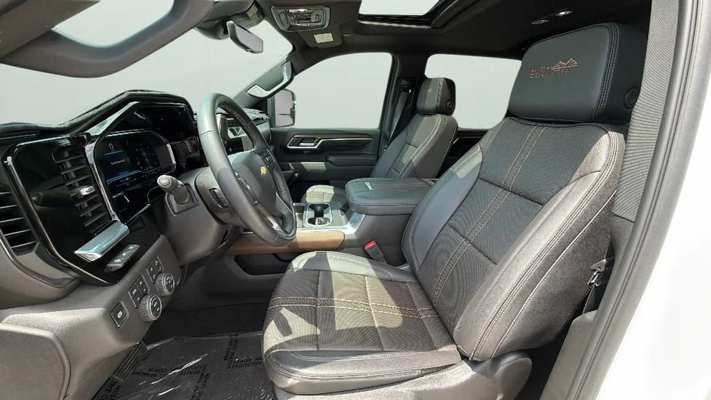 Used 2024 Summit White Chevrolet High Country image 17