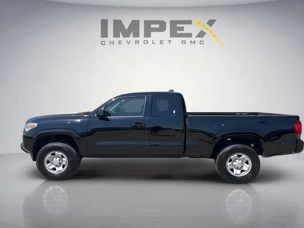 Used 2023  Toyota SR image 2