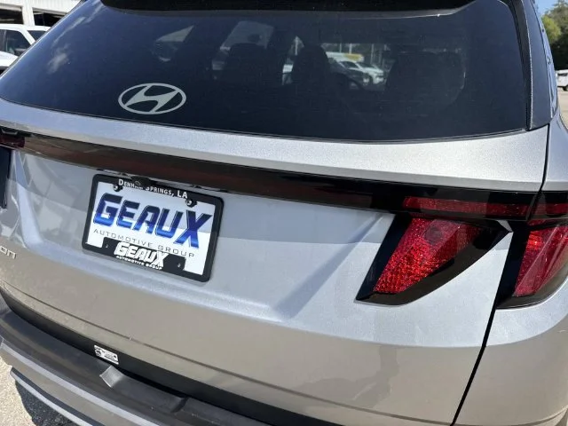 Used 2025 Silver Hyundai SEL image 19