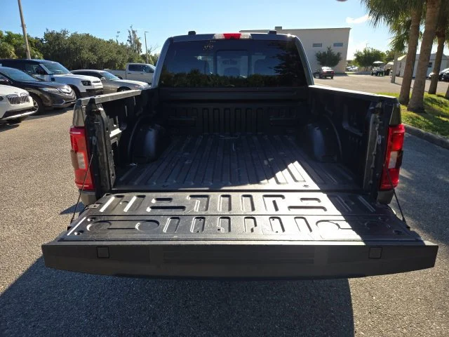 Used 2022 Gray Metallic Ford XLT image 9
