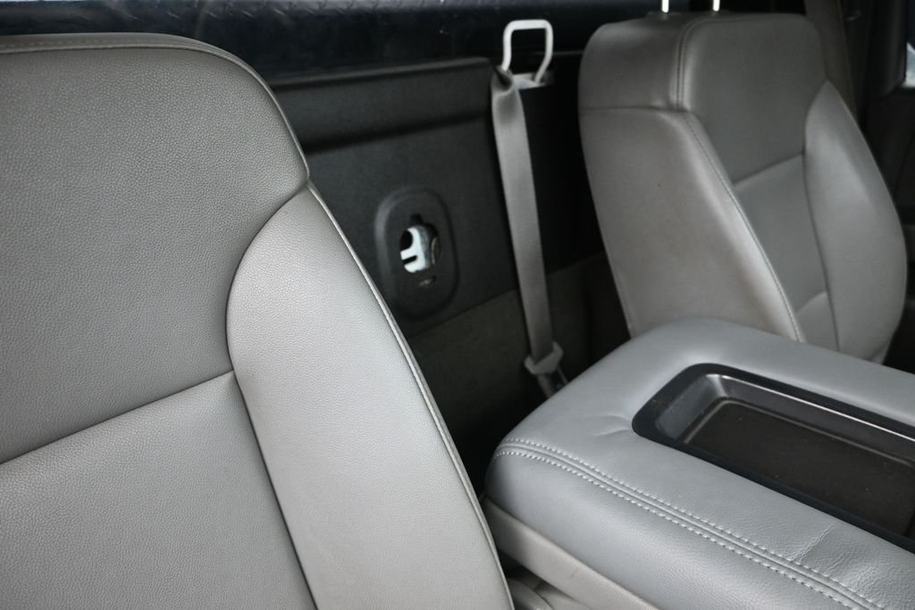 Used 2016 White GMC Base image 19
