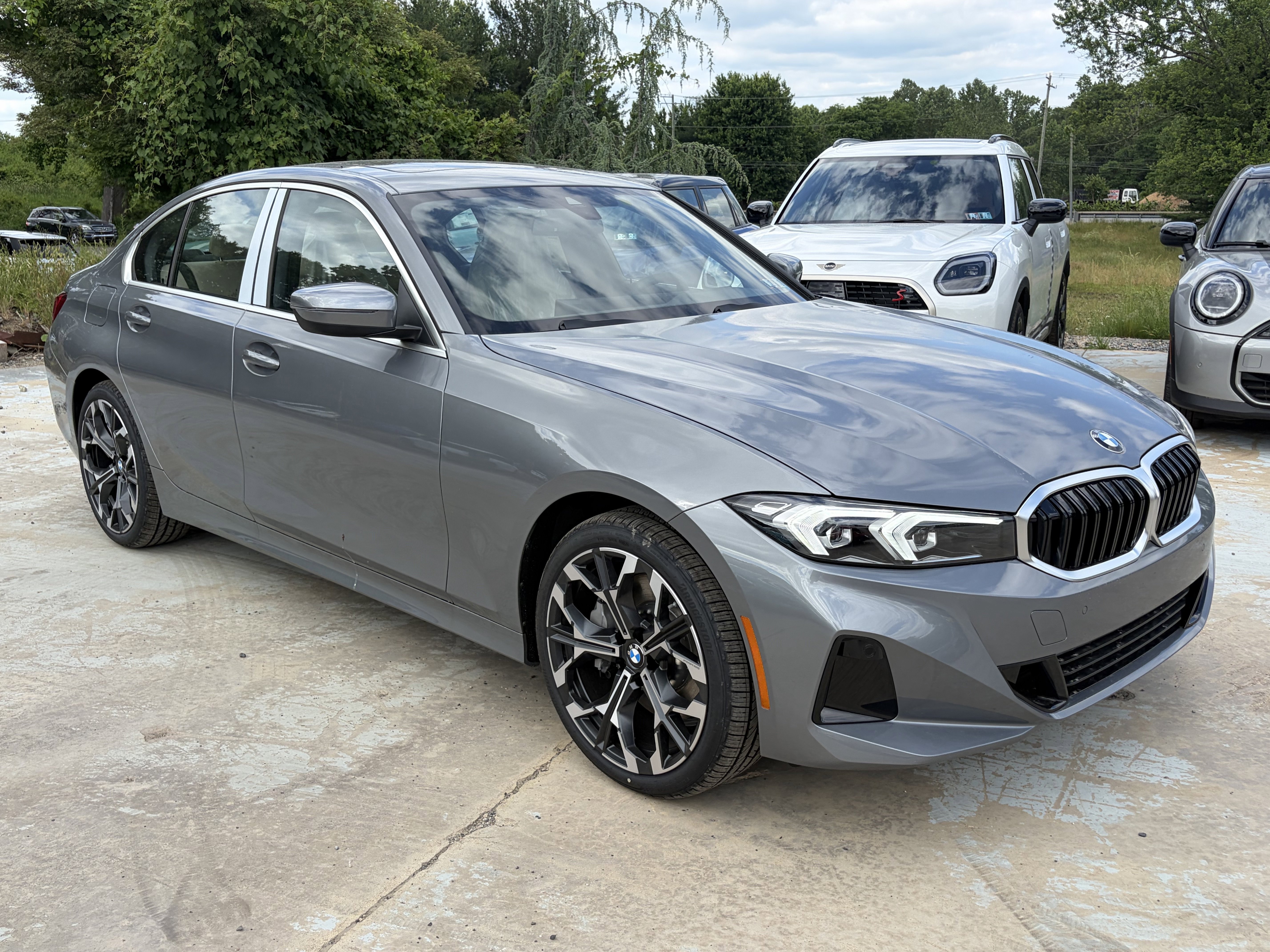 New 2026 Skyscraper Grey Metallic BMW 330i xDrive image 3