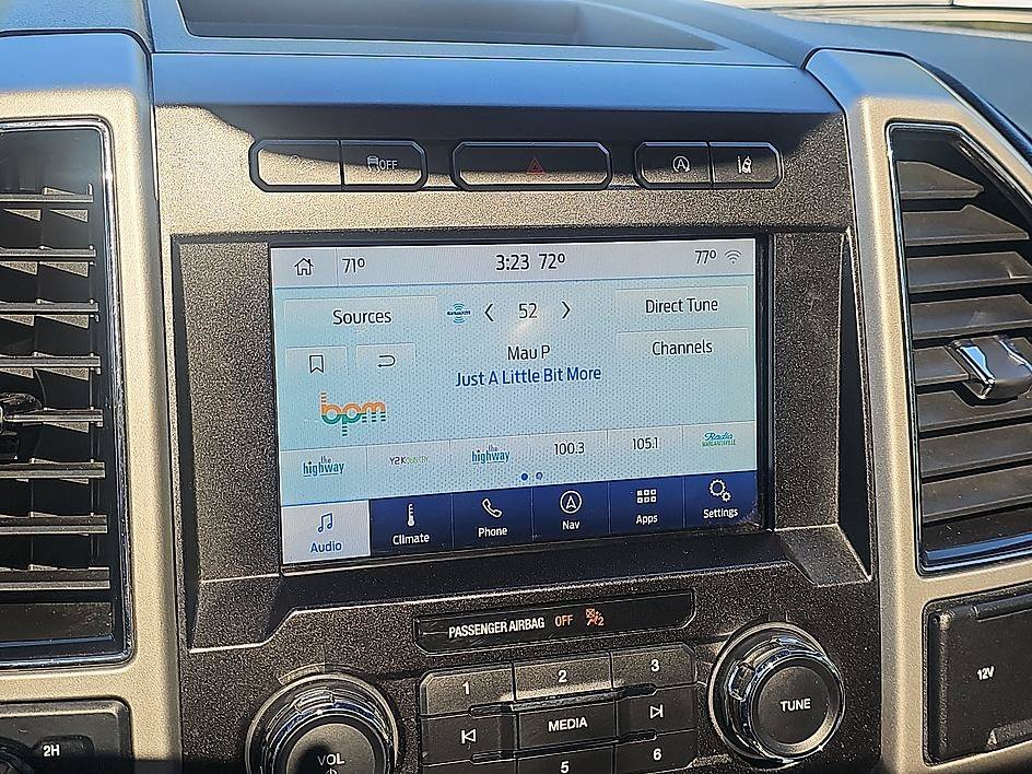 Used 2020 Agate Black Metallic Ford LARIAT image 24