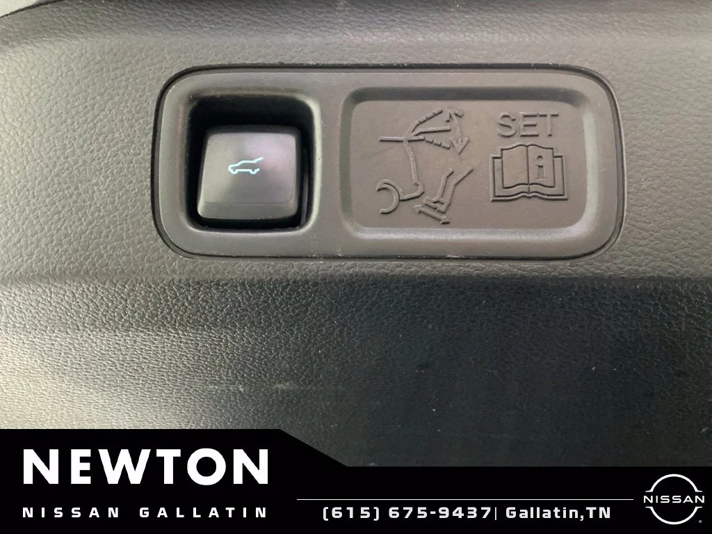 Used 2018 Magnetic Ford Limited image 29
