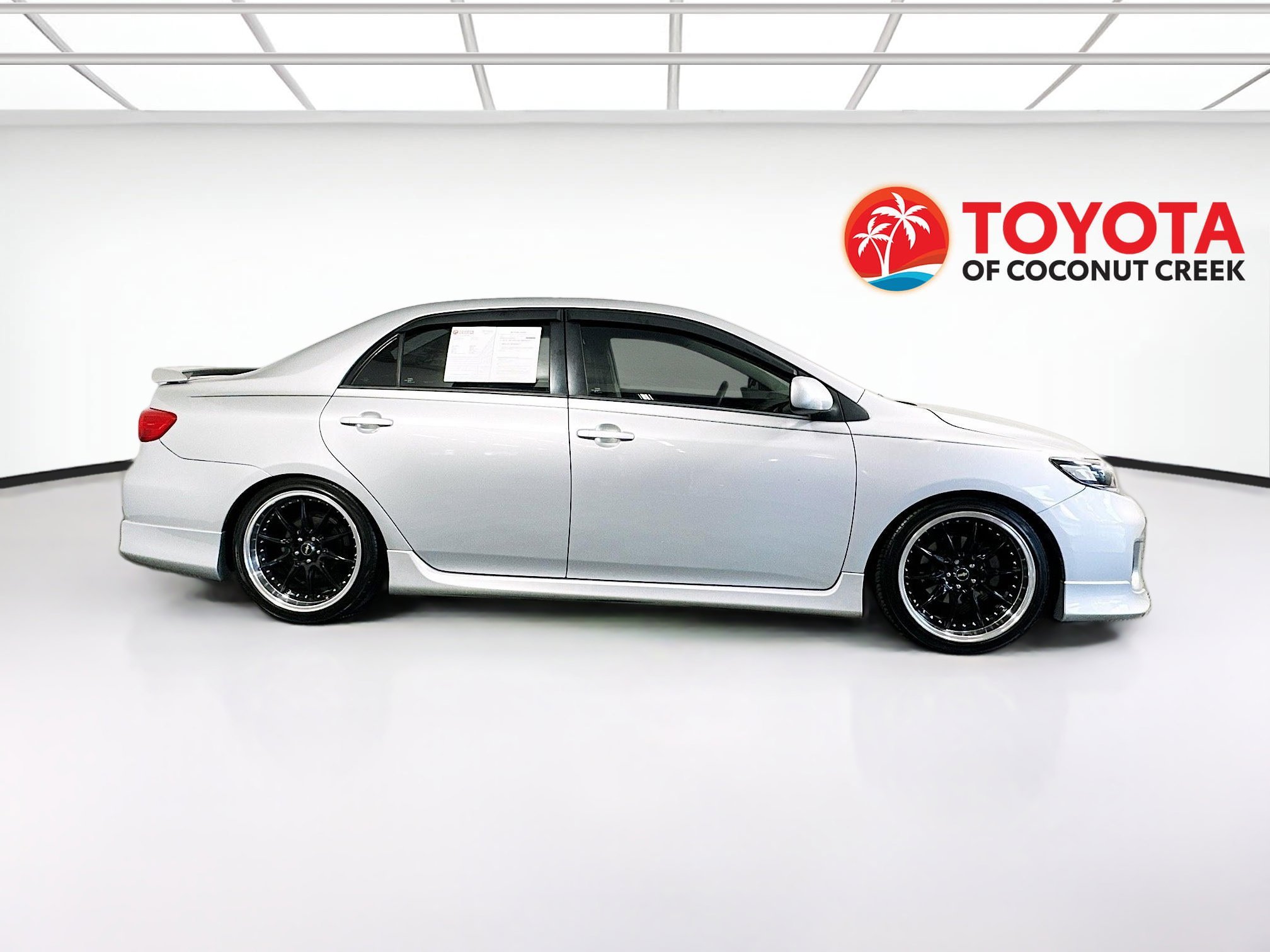 2012 Toyota Corolla thumbnail 4