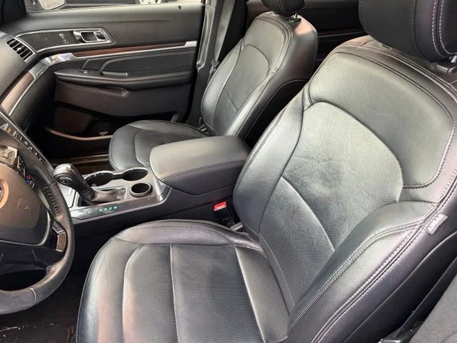 Used 2018 White Ford Limited image 11