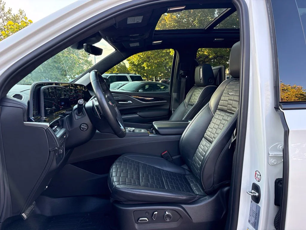 Used 2024 White Cadillac V-Series image 12