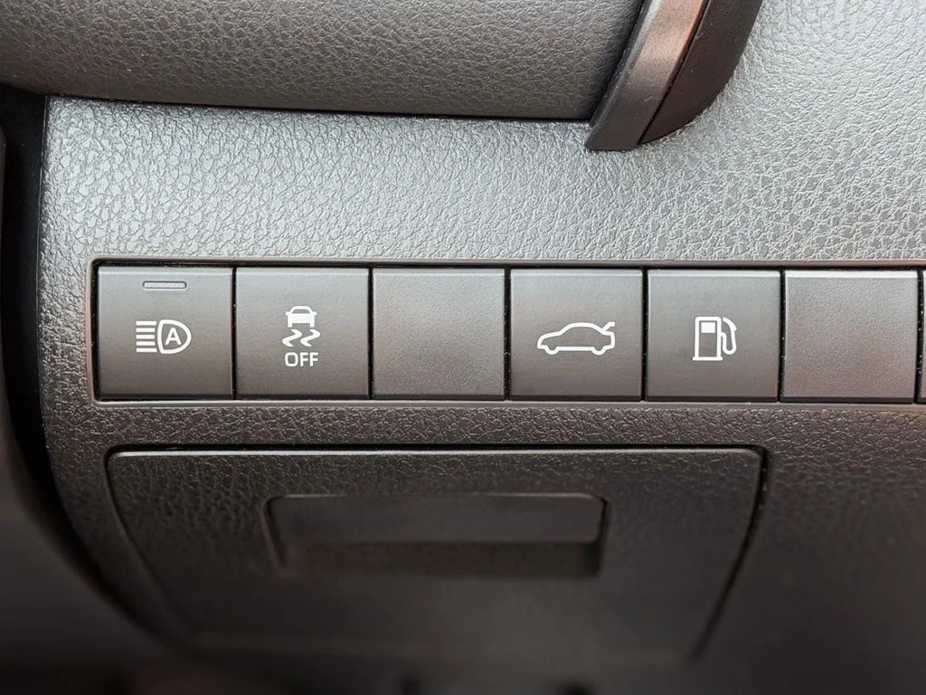 Used 2018 Gray Toyota SE image 17