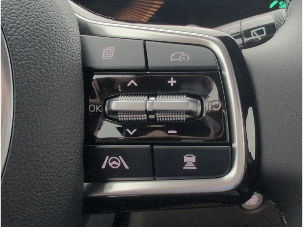 New 2026 Ceramic Silver Kia EX image 24