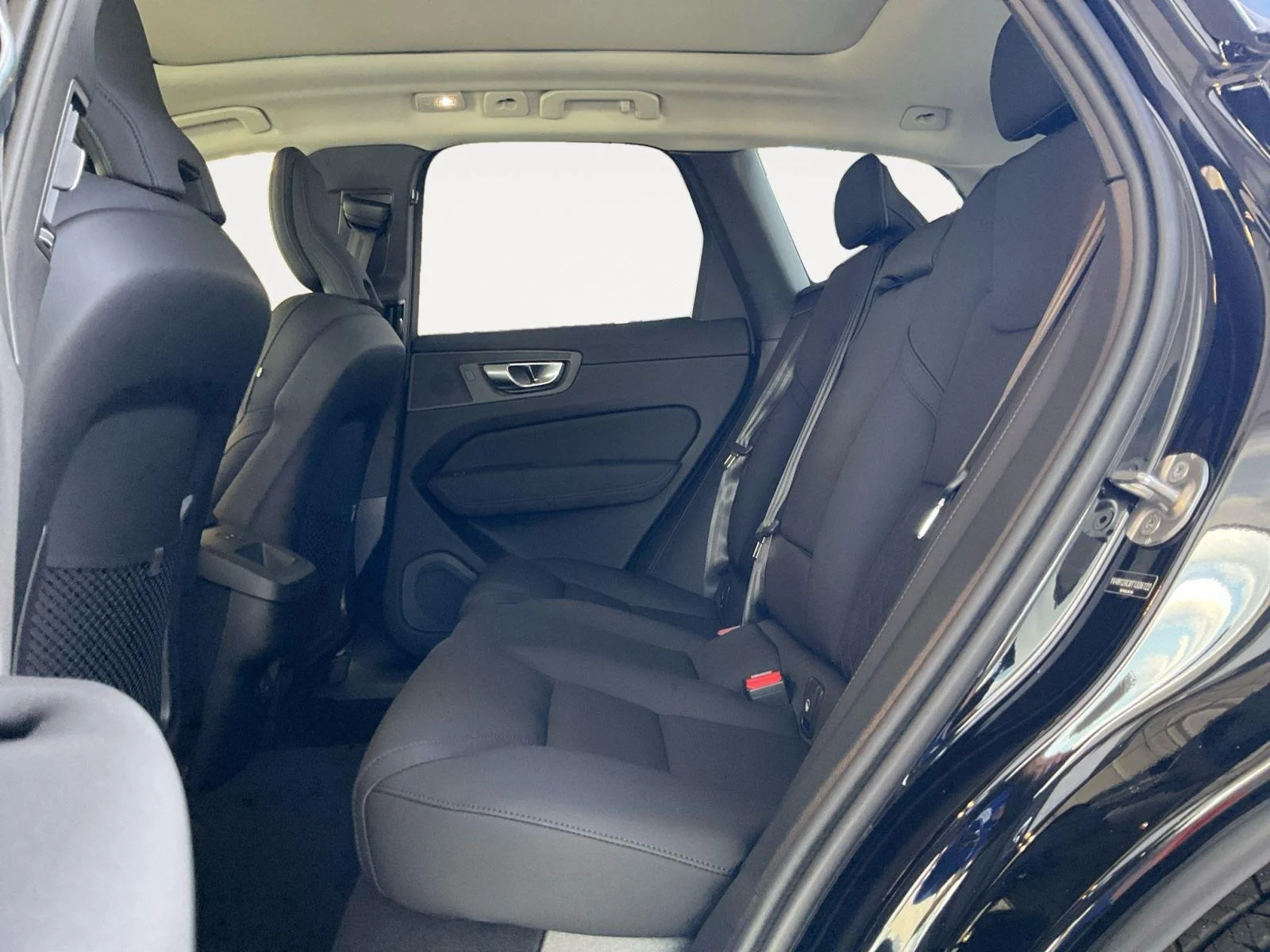 2026 Volvo XC60 Plus - Photo 13