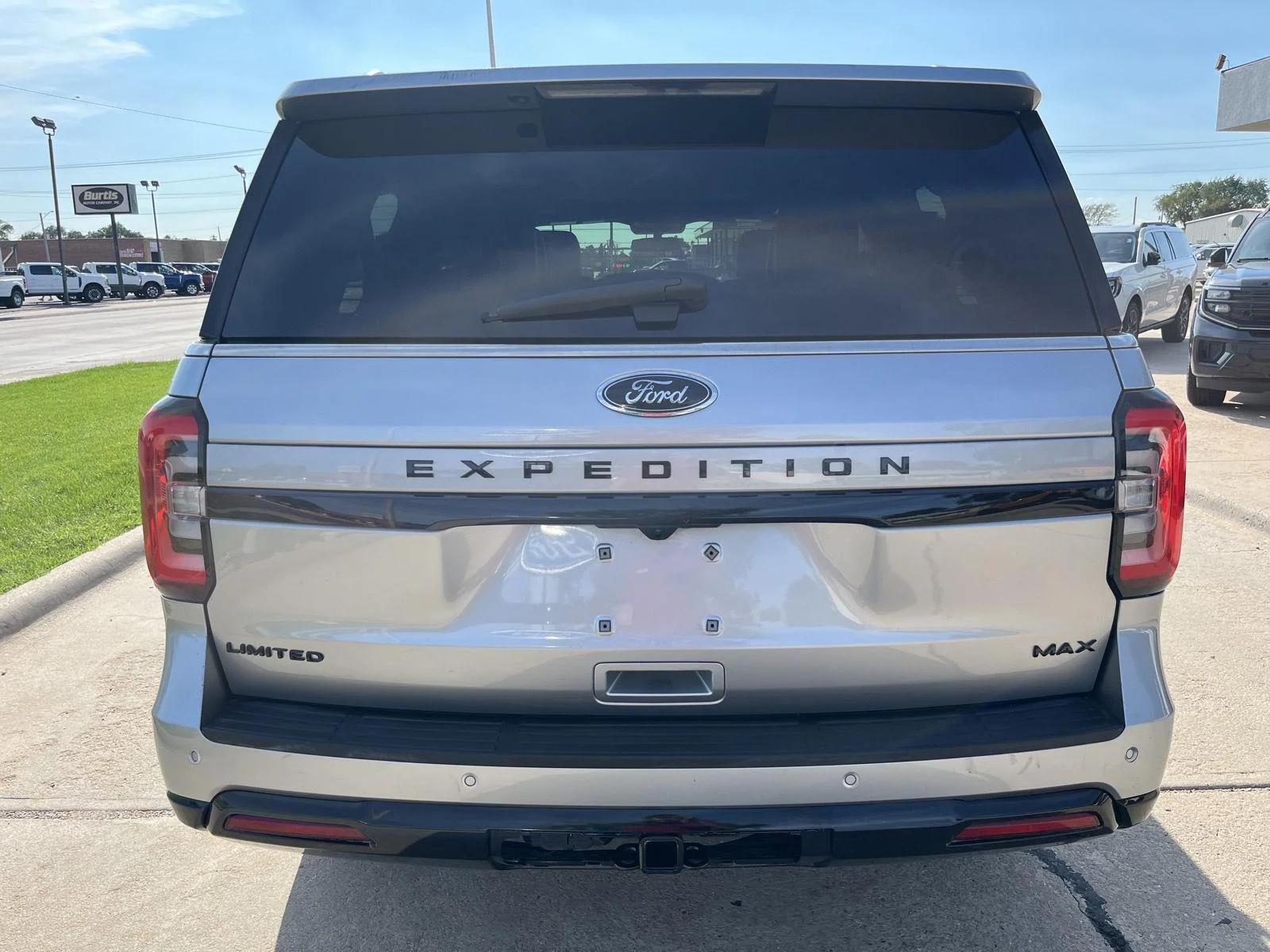 Used 2022 Iconic Silver Metallic Ford Limited image 9