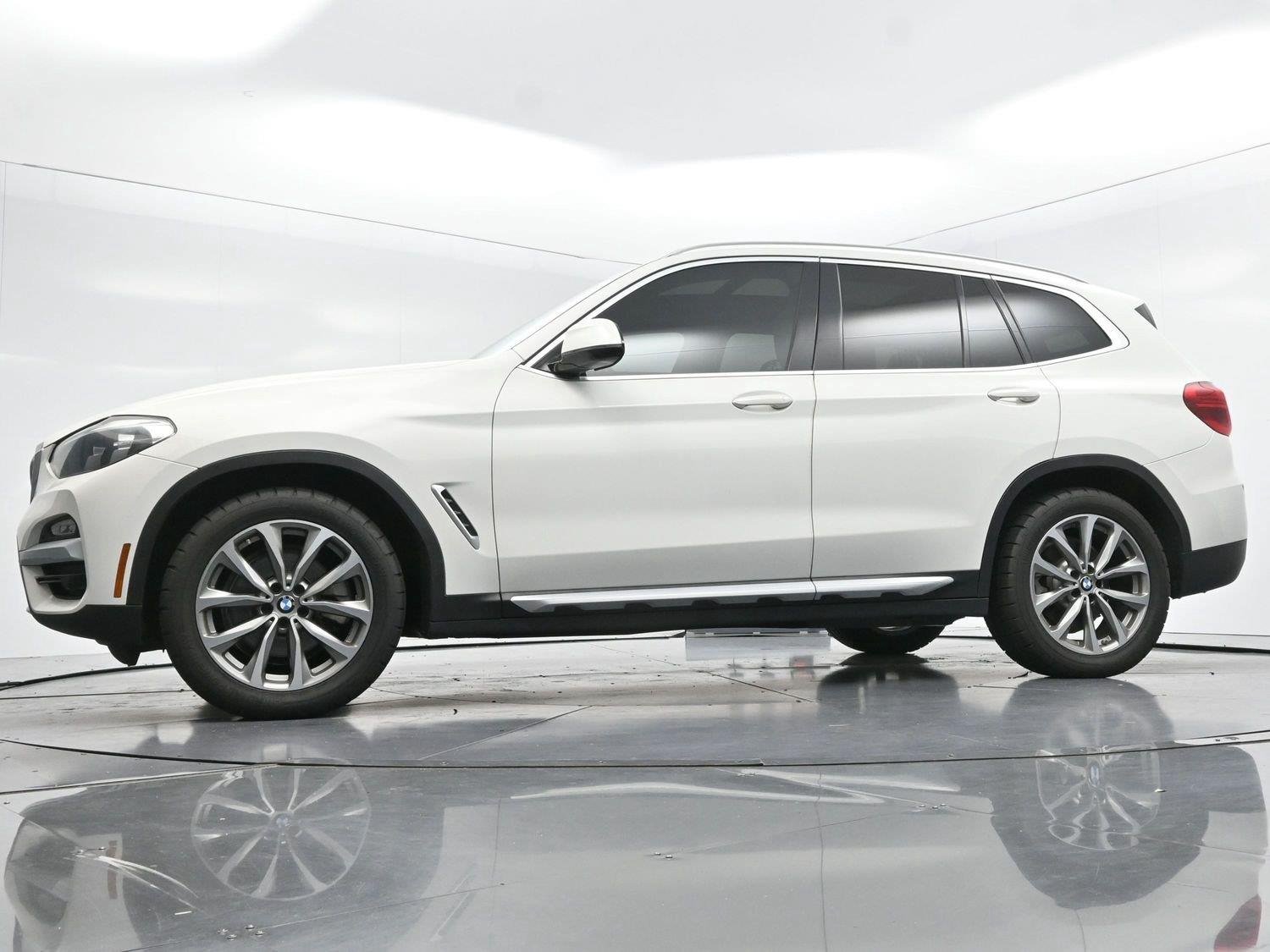 Used 2019 Alpine White BMW sDrive30i image 43