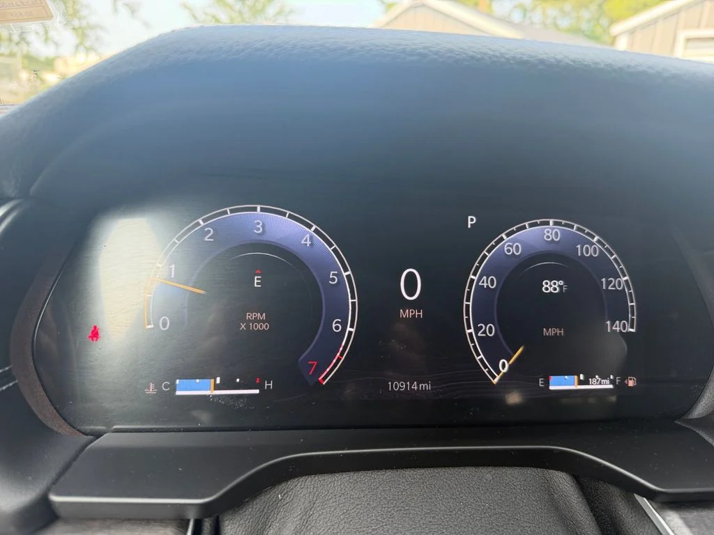 Used 2025 White Jeep Limited image 18