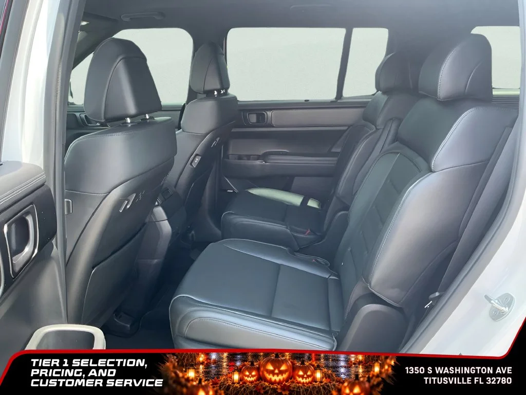 Used 2025 White Hyundai Calligraphy image 25