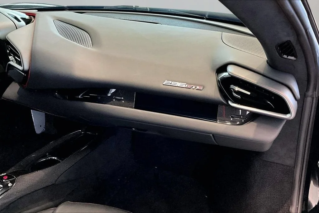 Used 2022 Nero Ferrari  image 21