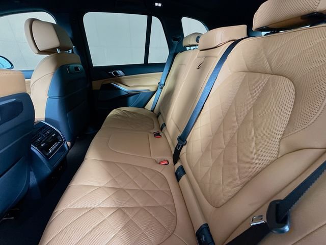 New 2026 Black Sapphire Metallic BMW xDrive50e image 26