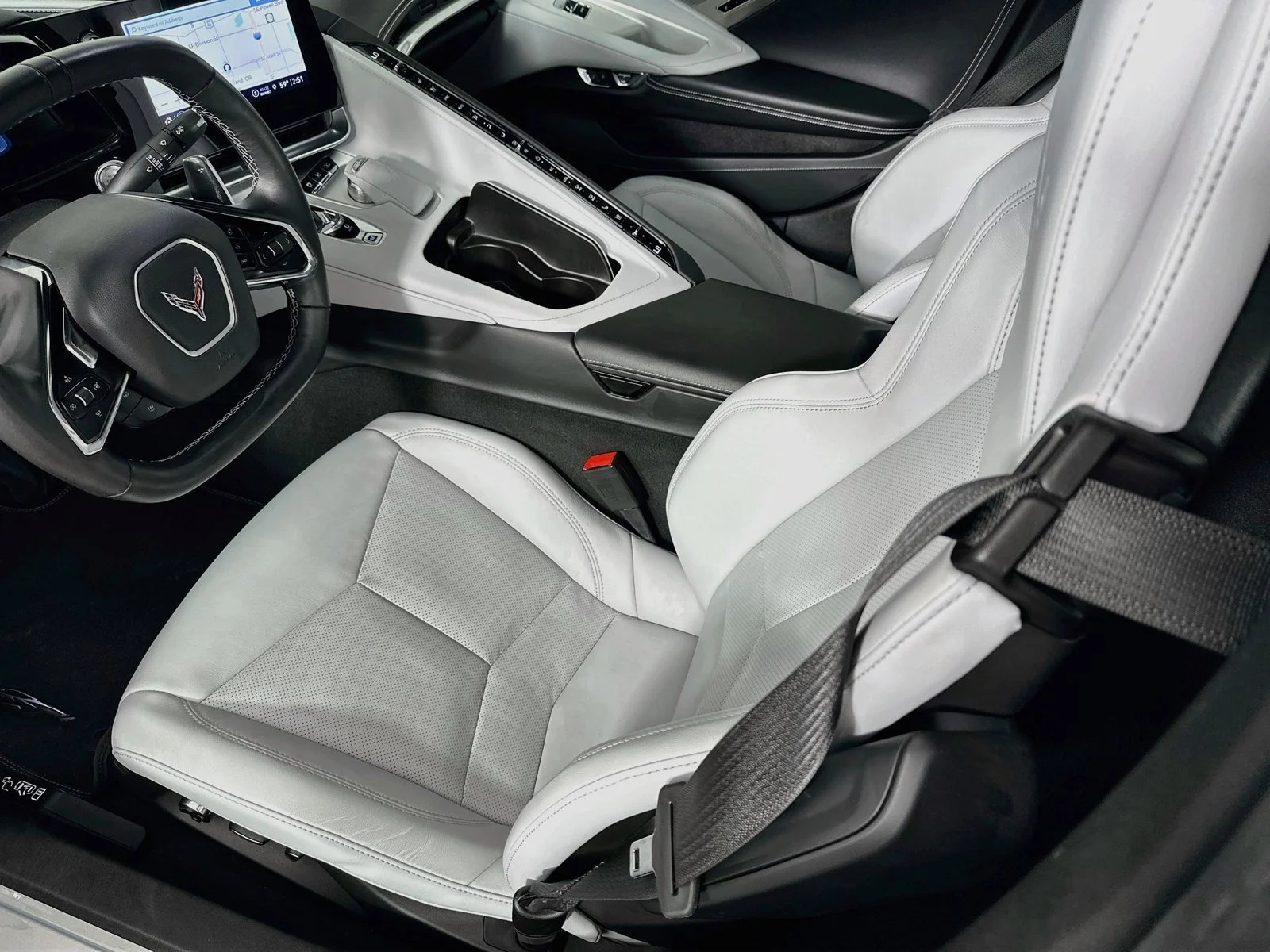 Used 2021 Silver Chevrolet Stingray image 24