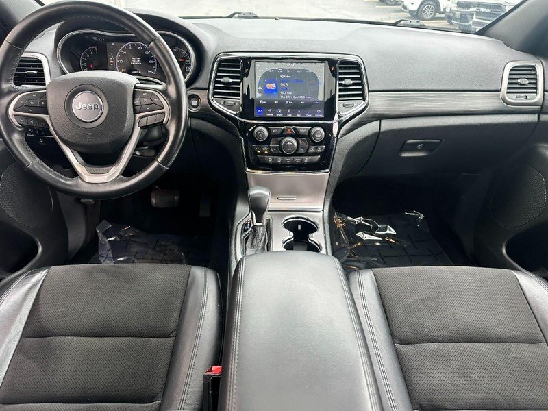Used 2020 Granite Crystal Metallic Clearcoat Jeep Altitude 4x4 image 17
