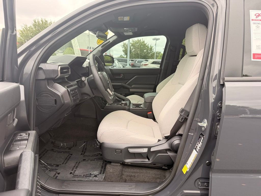 Used 2025  Toyota SR5 image 23