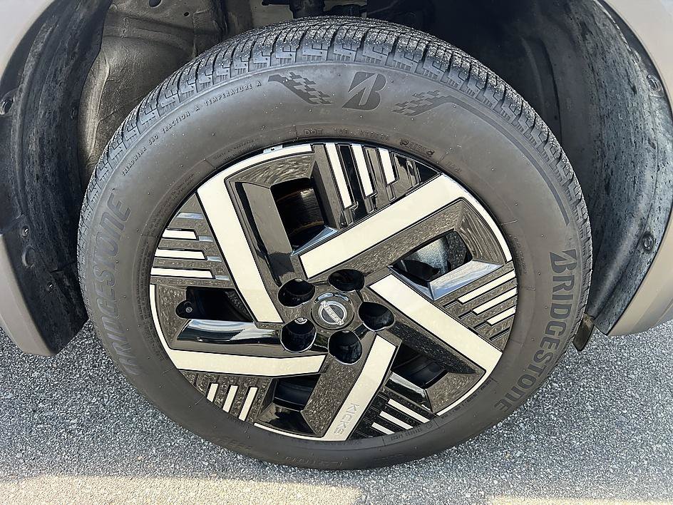 Used 2025 Fresh Powder Nissan SV image 12