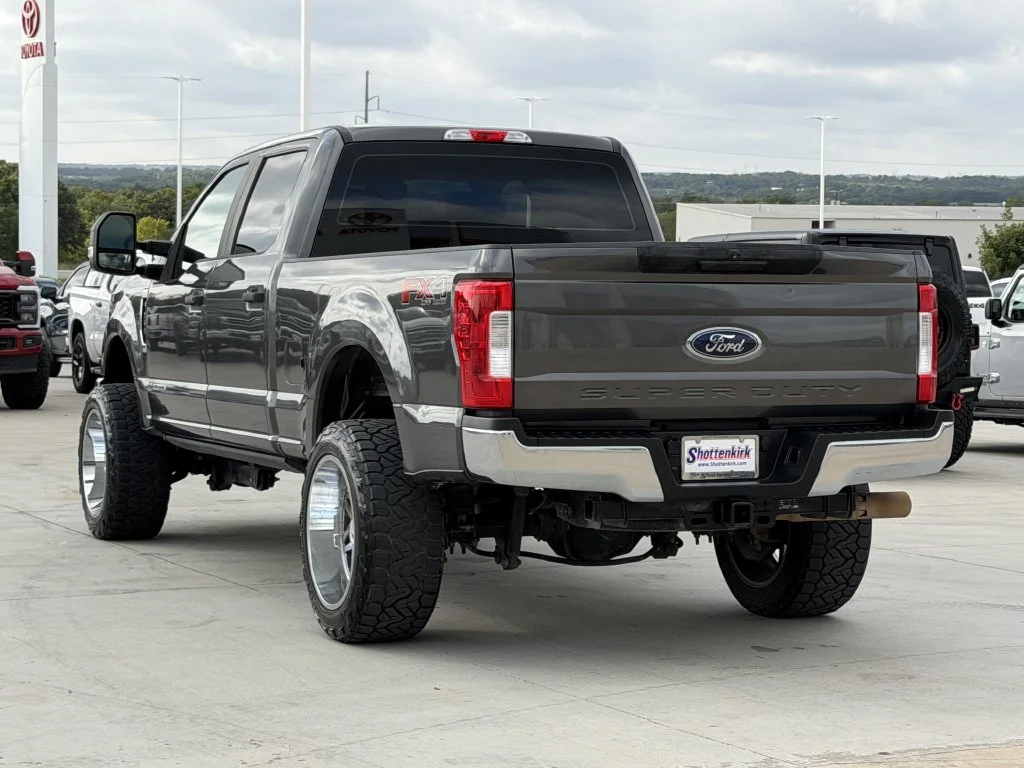 Used 2018 Gray Ford XL image 4