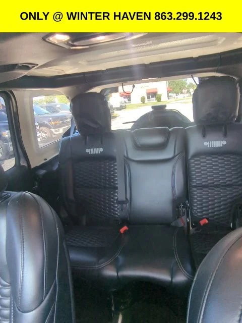 Used 2023 Gray Jeep Sahara image 9