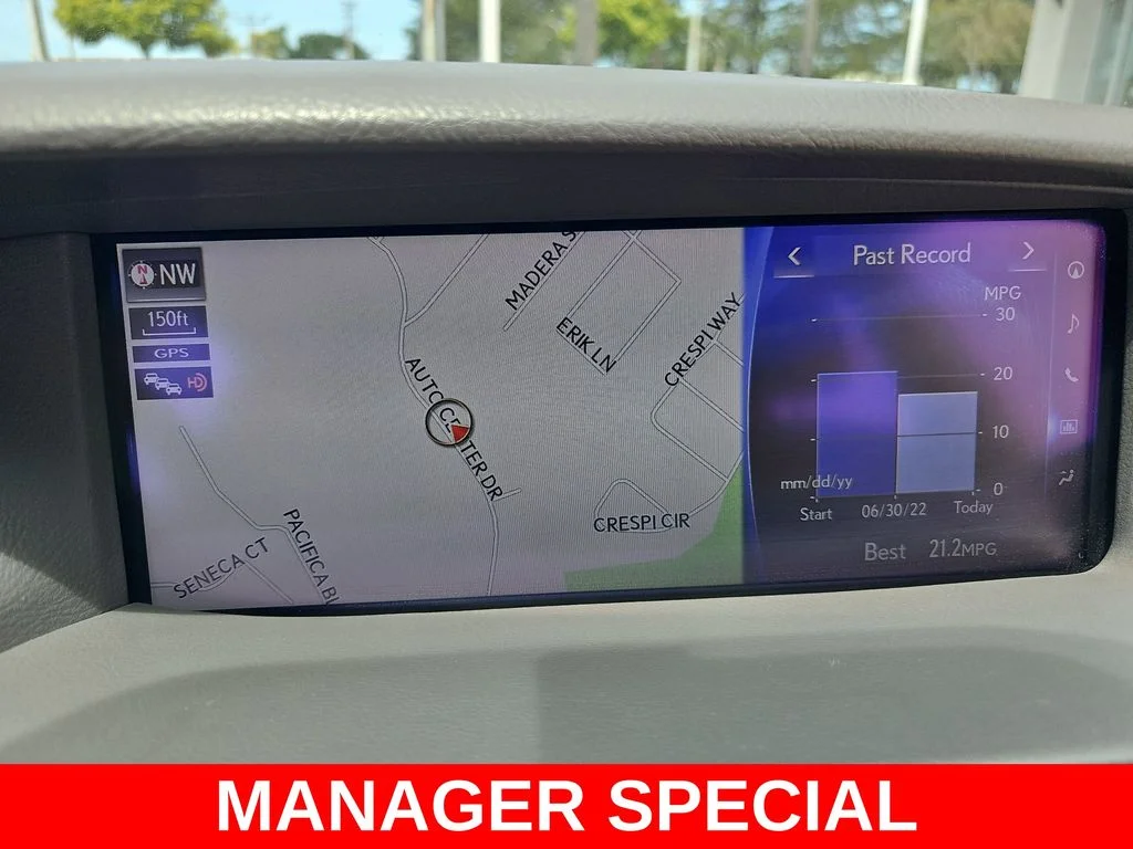 Used 2016 White Lexus 460 image 22
