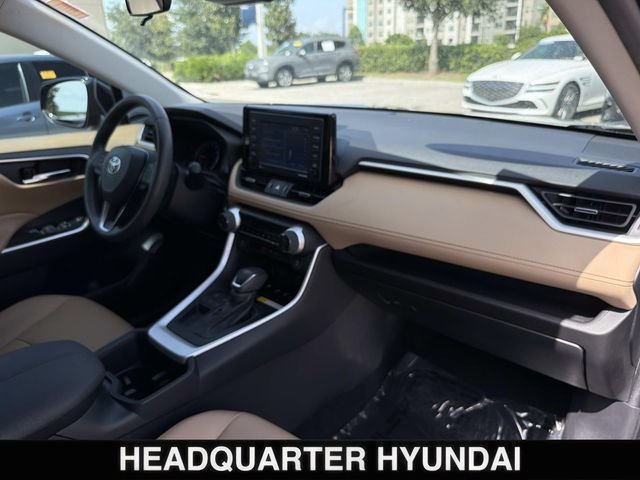 Used 2022 Blue Toyota XLE Premium image 16