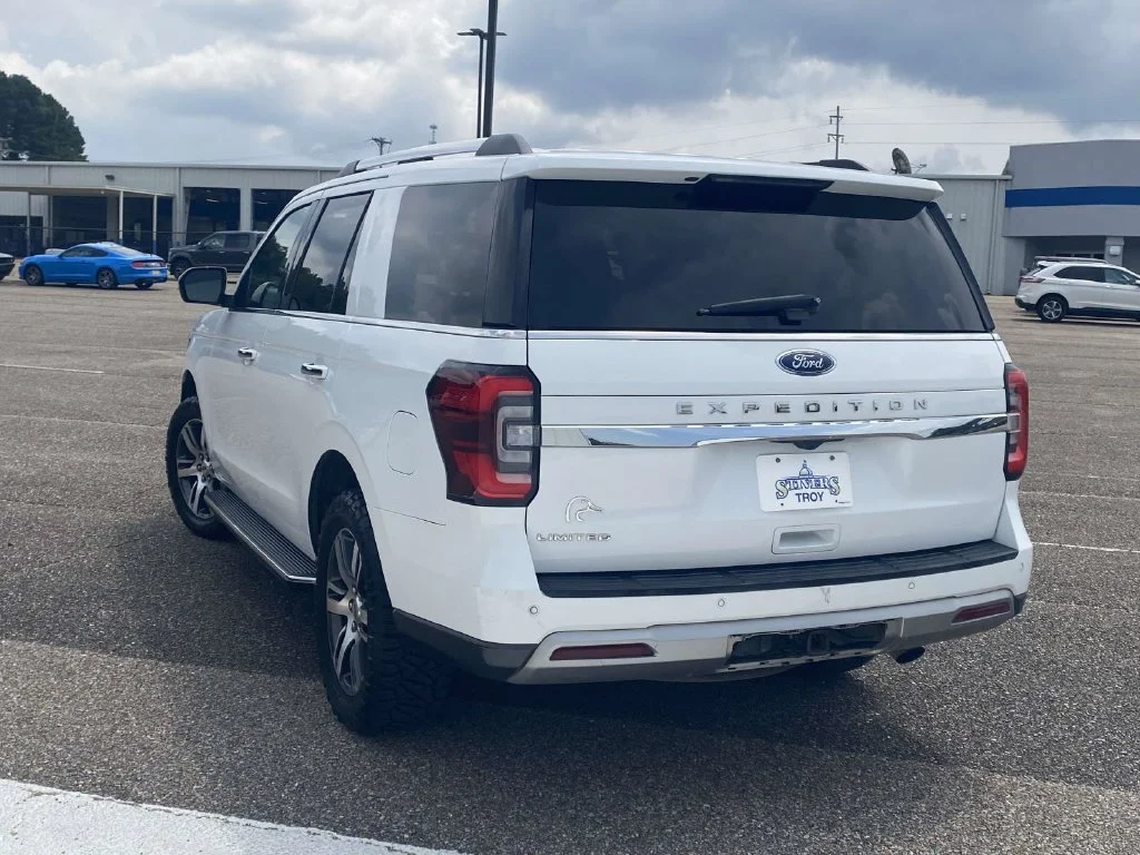 Used 2022 White Ford Limited image 5