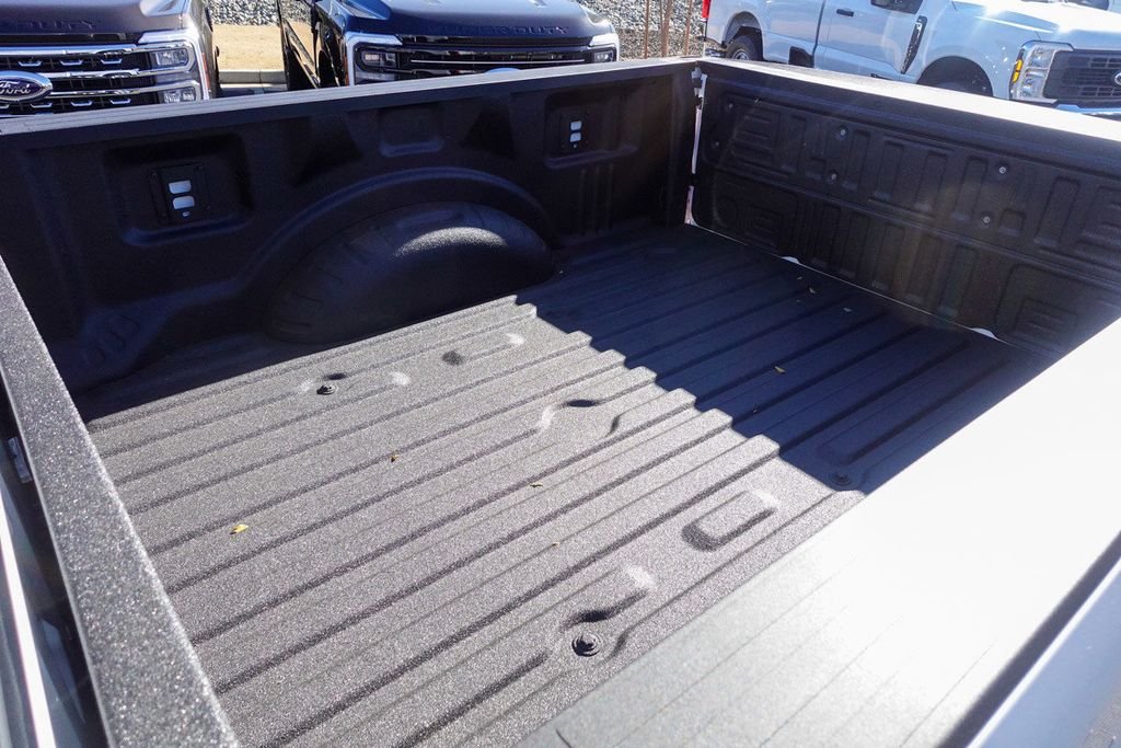 New 2026 Oxford White Ford F-250® XLT image 30