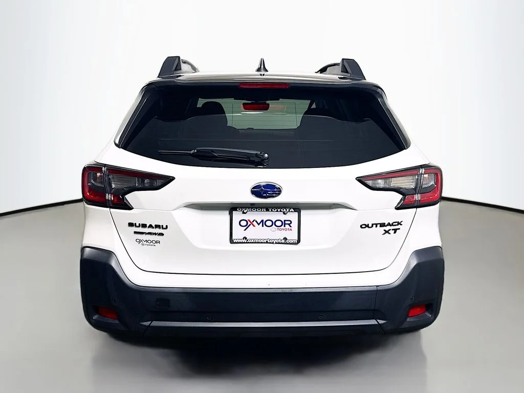 Used 2024 Crystal White Pearl Subaru Onyx Edition XT image 6