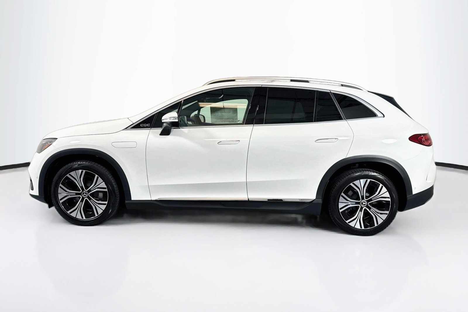 New 2026 Polar White Mercedes-Benz EQE 320 image 8