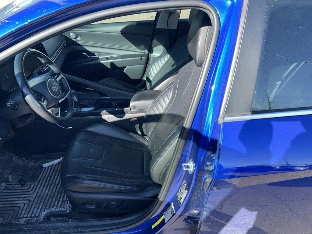 2023 Hyundai Elantra 1.6 HEV Limited DCT's photo