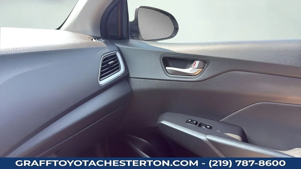 Used 2021 Silver Hyundai SEL image 13