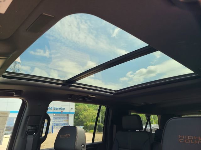 2025 Chevrolet Suburban High Country - Photo 35