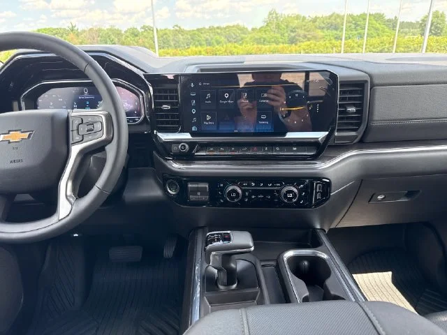 Used 2025 Black Chevrolet LTZ image 20