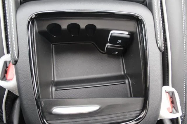 2026 Chrysler Pacifica Limited - Photo 15