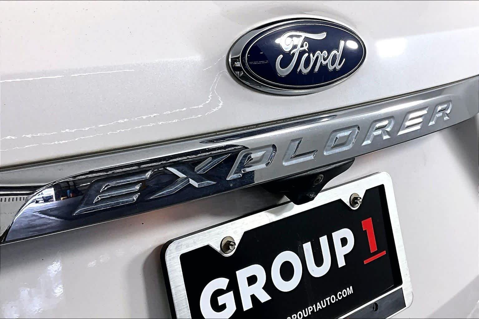 Used 2018 White Platinum Metallic Tri-Coat Ford Limited image 26