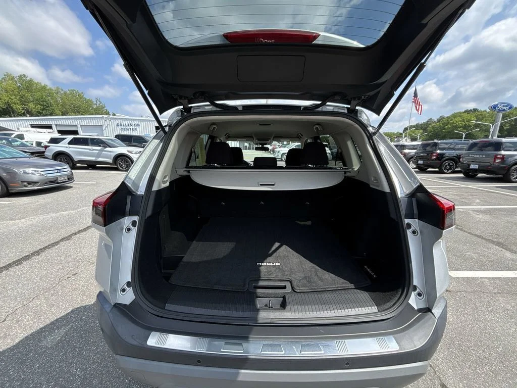 Used 2023 Silver Nissan SV image 19