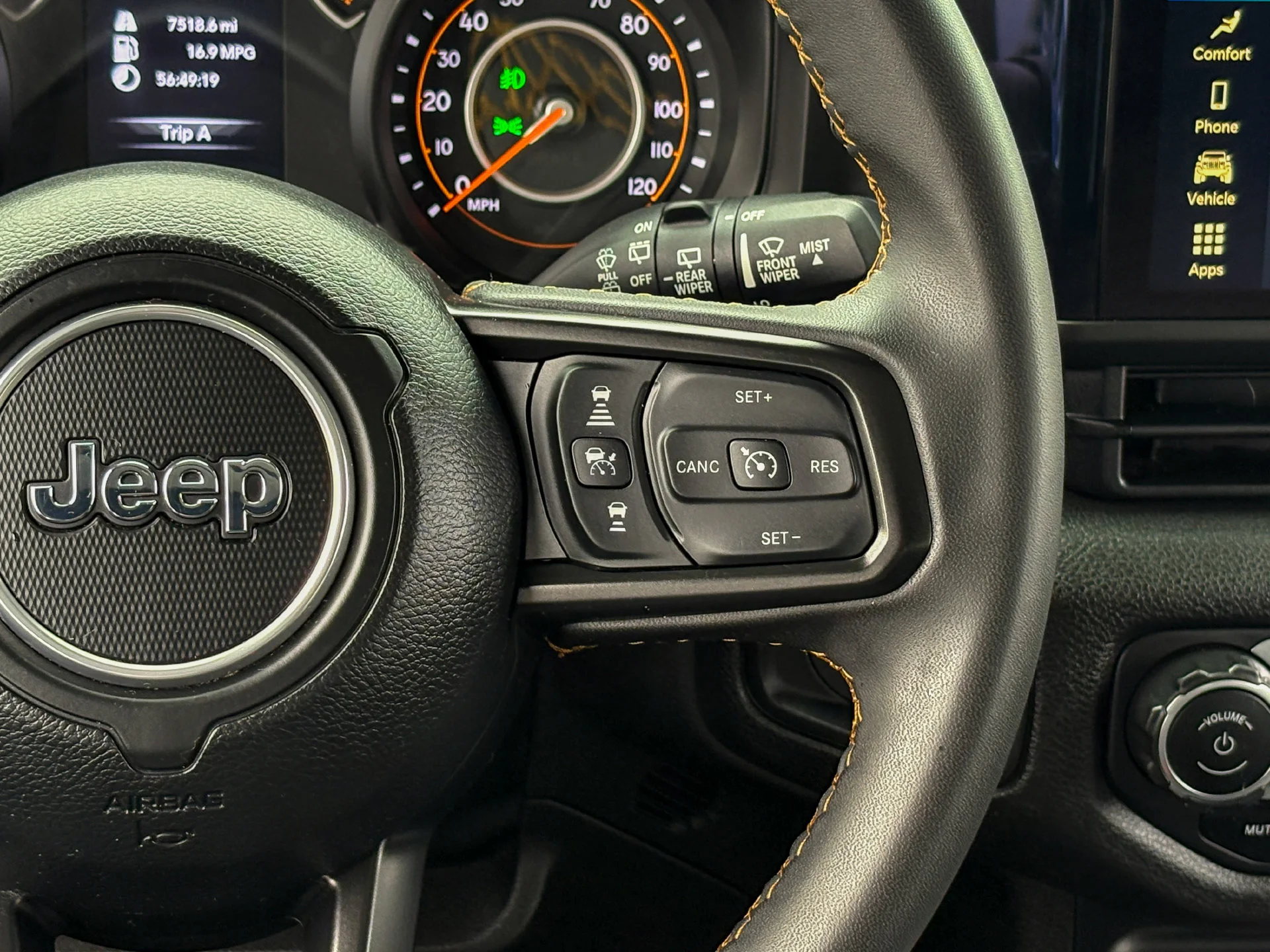 Used 2024 Gray Jeep Sport S image 19