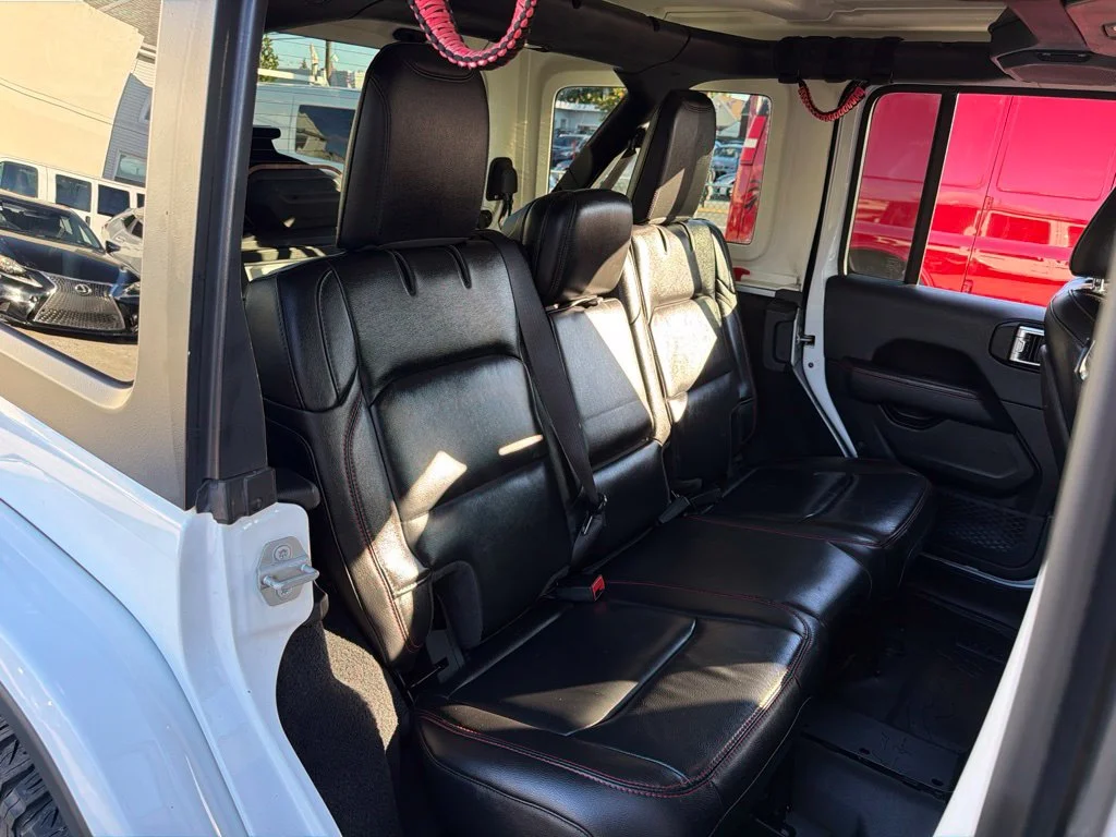 Used 2021 White Jeep Unlimited Rubicon image 15