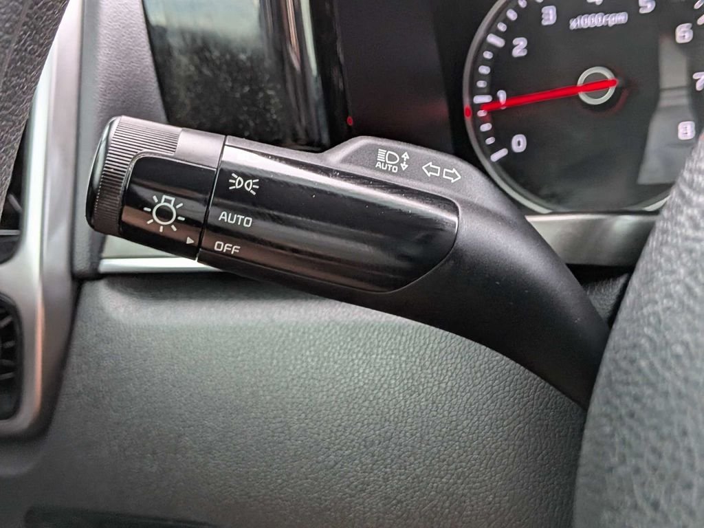 Used 2023 White Kia LX image 35