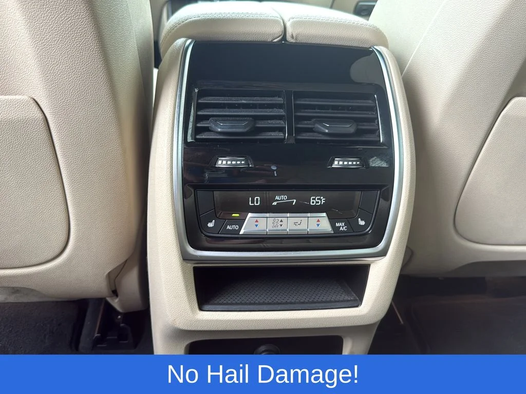 Used 2019 Black BMW xDrive40i image 26