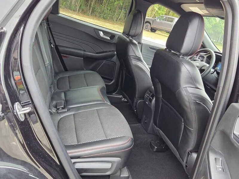 Used 2024 Agate Black Metallic Ford ST-Line image 15