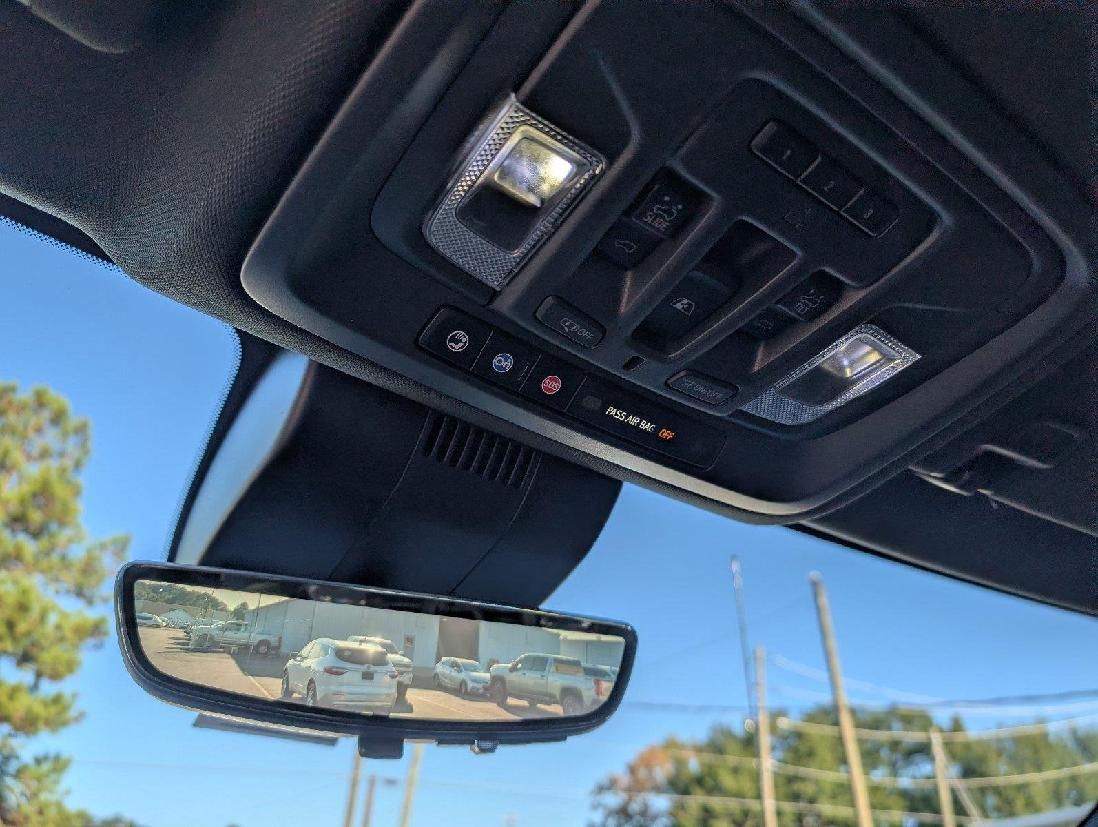 Used 2025 Sterling Metallic GMC AT4 image 25