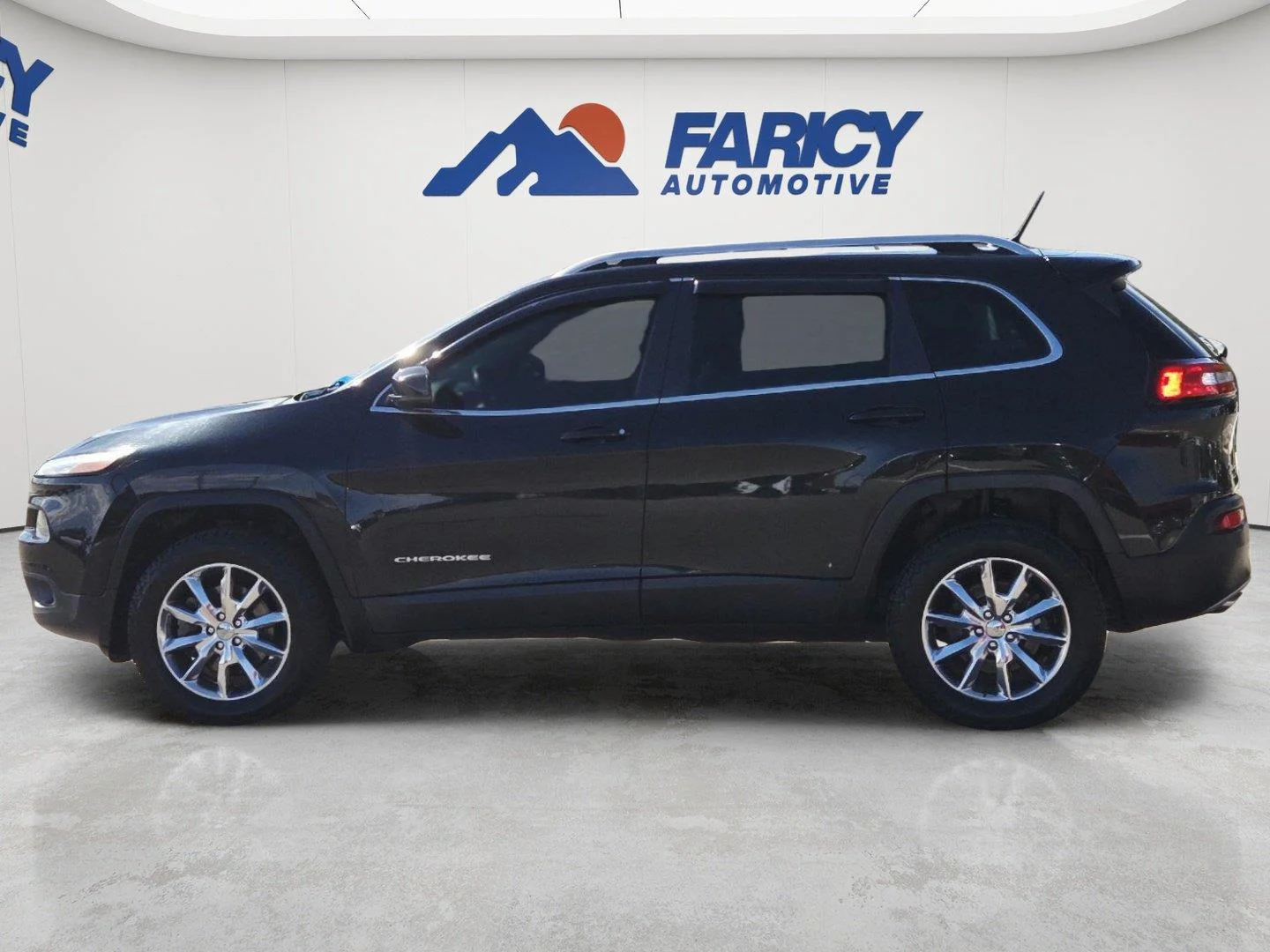 Used 2014 Brilliant Black Crystal Pearlcoat Jeep Limited image 8
